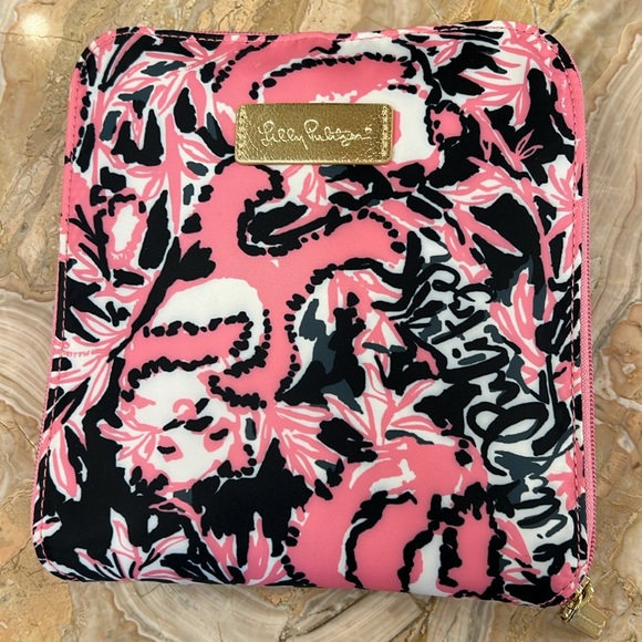 New Lilly Pulitzer Hanging With My Boo Packable Tote, Hibiscus Pink, Rare! - Picture 4 of 8